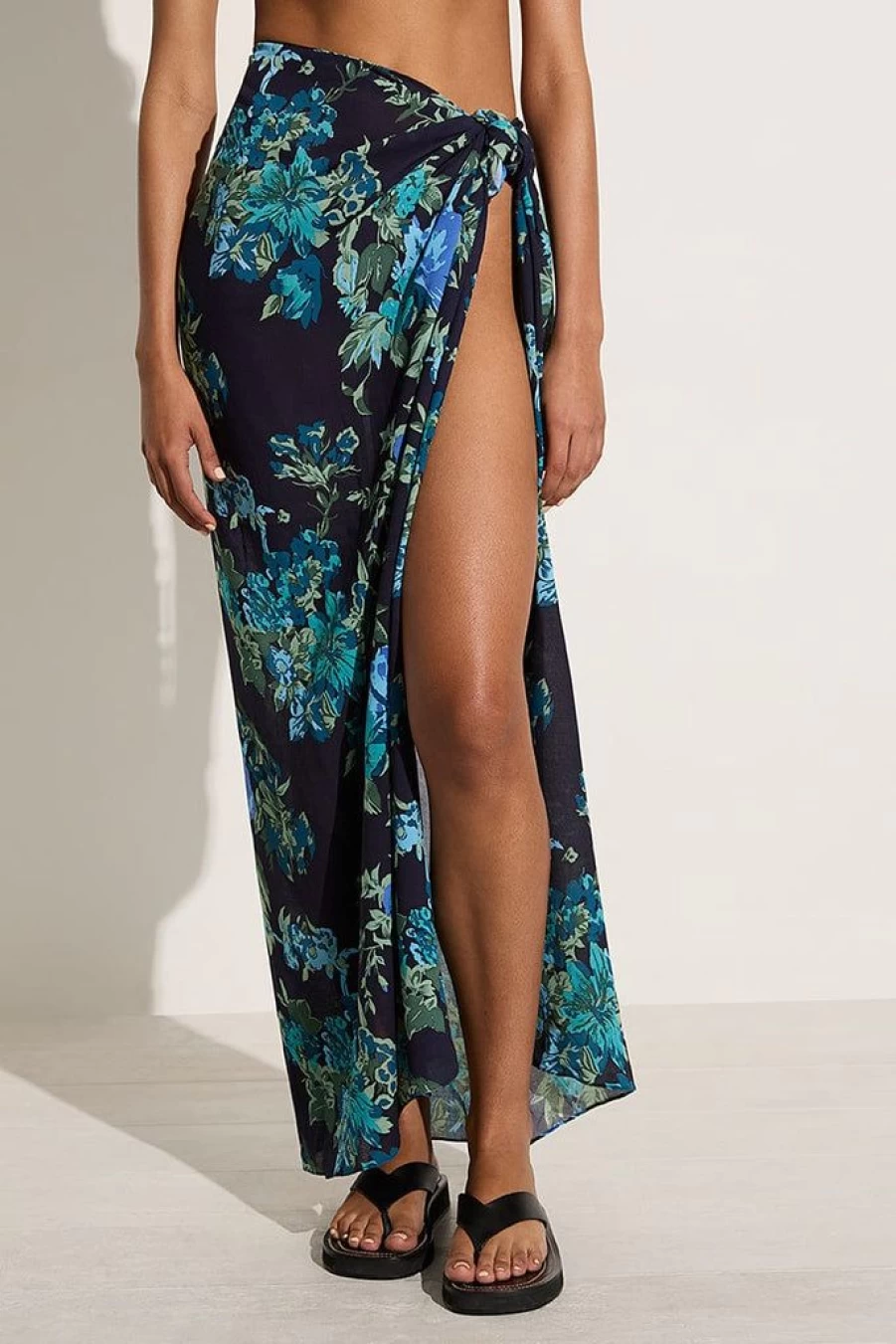 Faithfull The Brand Zinnia Pareo Floral Wrap Scarf in Navy Blue - Exclusive Beach Cover-Up